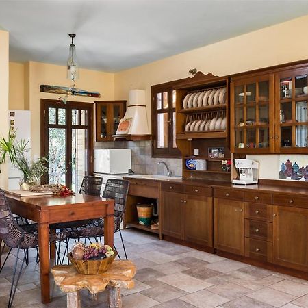 Beachfront Villa Meliti Ágios Matthaíos Eksteriør bilde